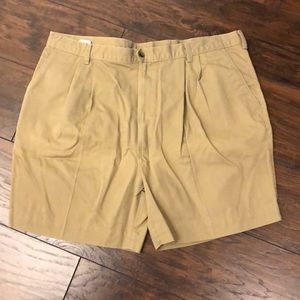 EUC Dockers sz 42 shorts